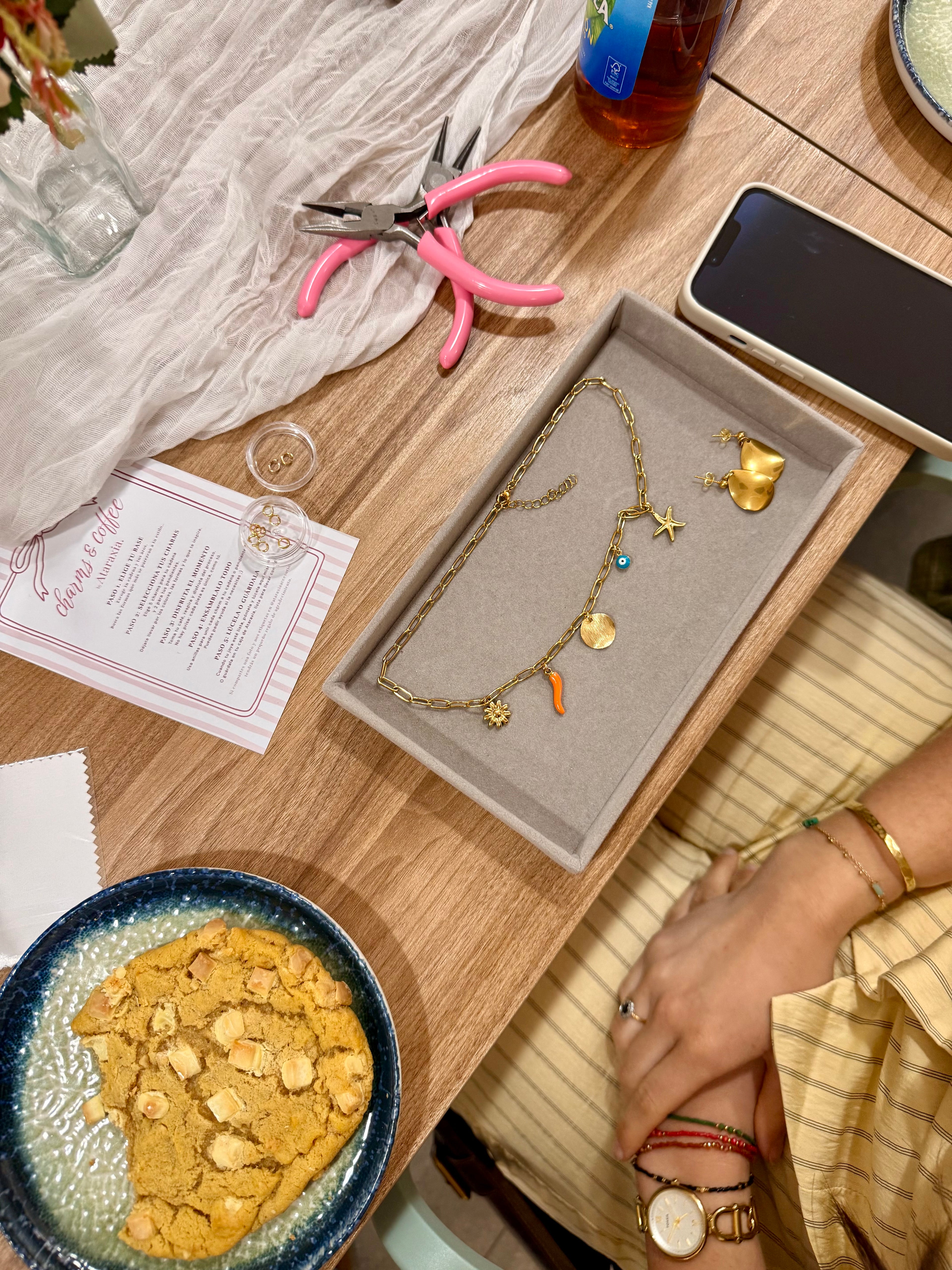 Taller CHARMS & MORE