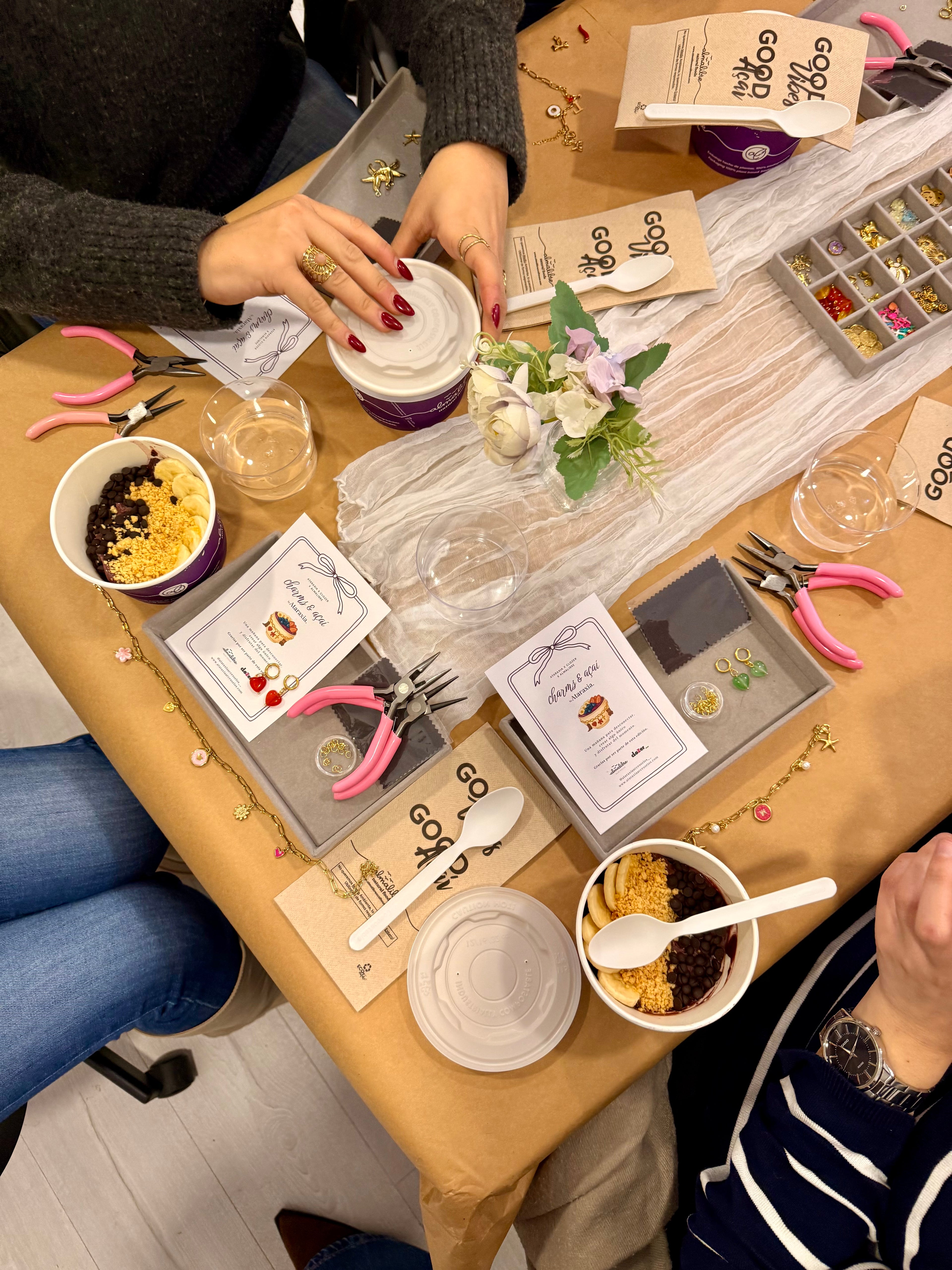 Taller CHARMS & MORE