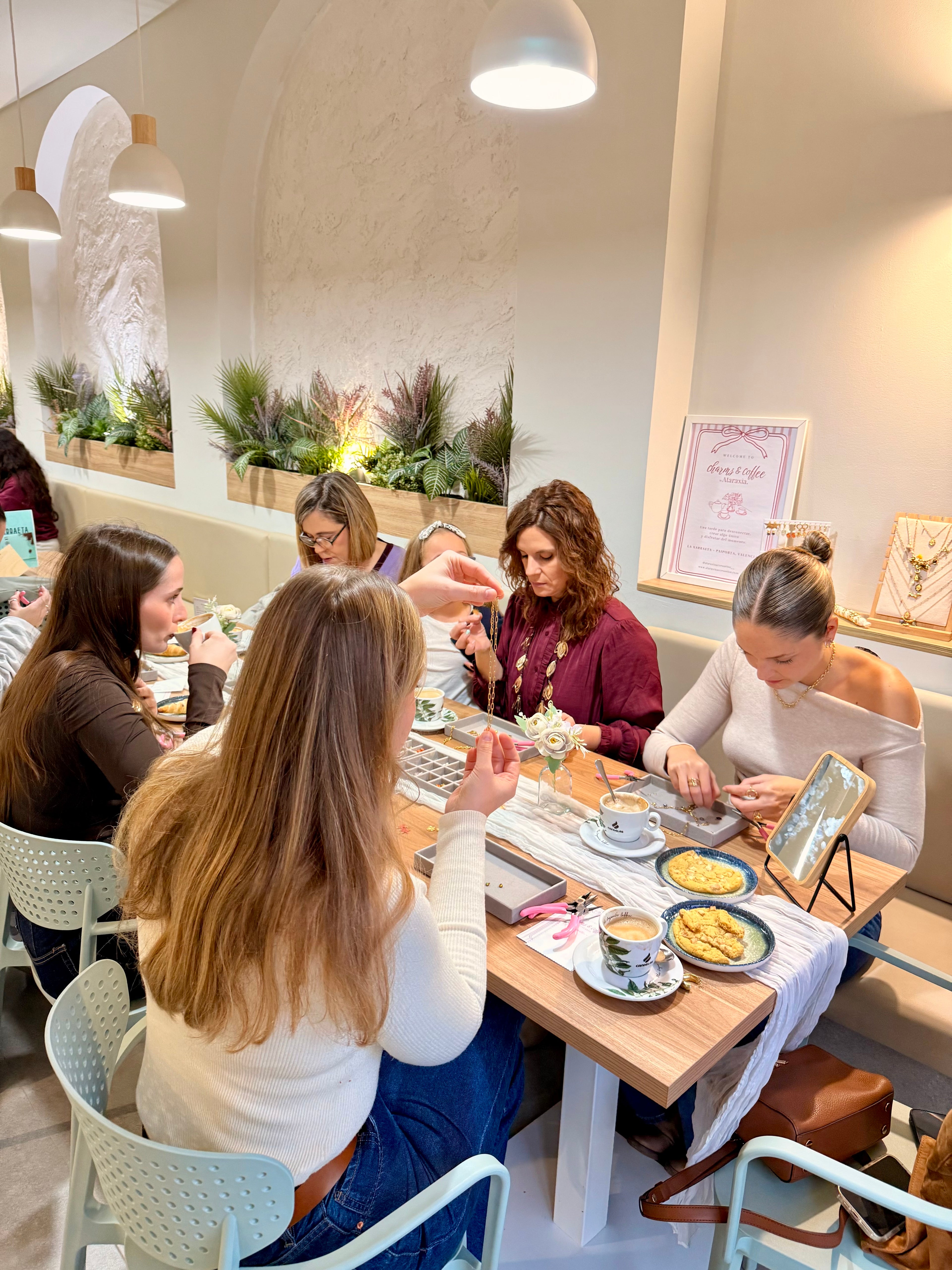 Taller Charms & Coffee - CAFETERÍA LA XARRAETA