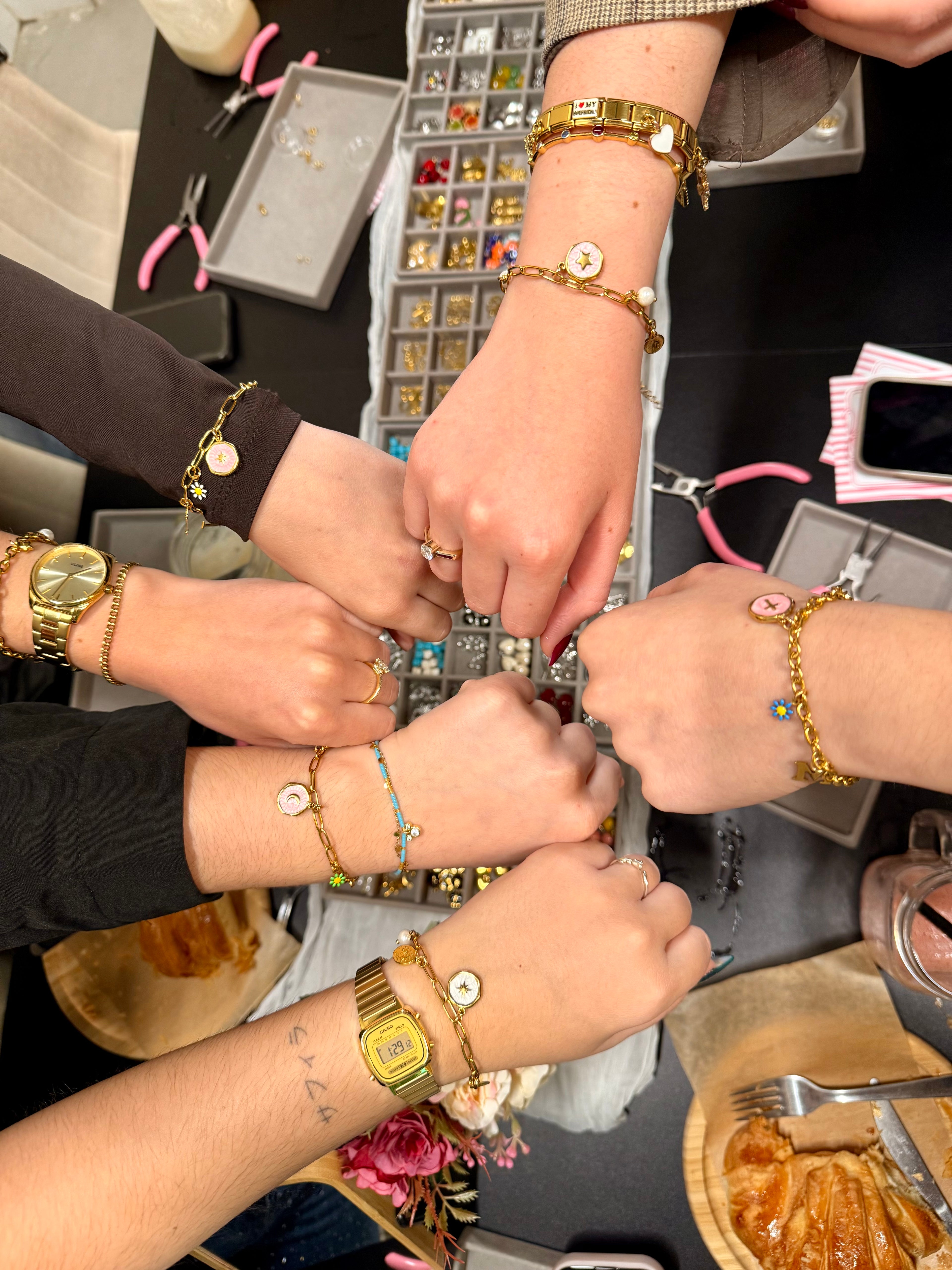 Taller CHARMS & MORE